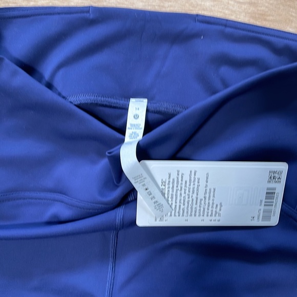 Lululemon - instill HR tight 25 “ - Picture 3 of 4